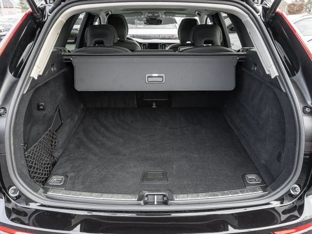 Volvo XC60 AWD Dark Plus