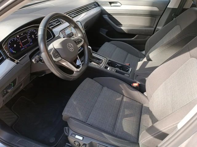Volkswagen Passat 1.5 TSI Business DSG Variant