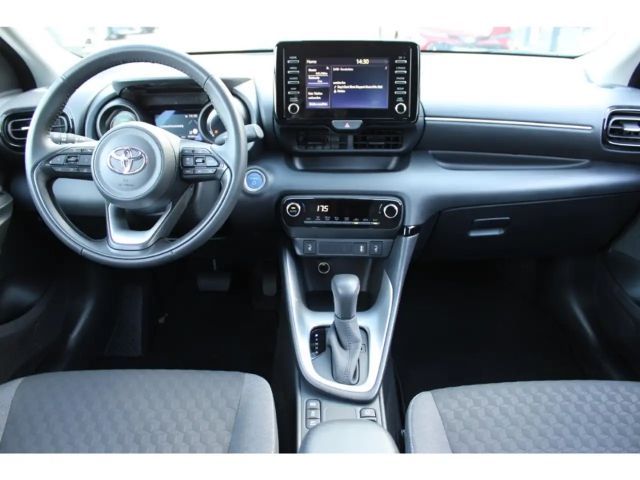 Toyota Yaris Hatchback Hybride Team D