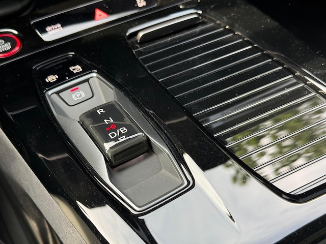 Audi A6 e-tron Avant Quattro