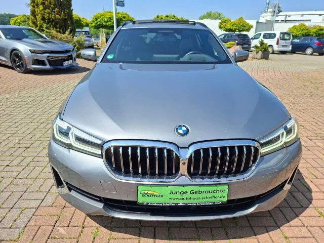 BMW 530 530d Luxury Line Touring xDrive
