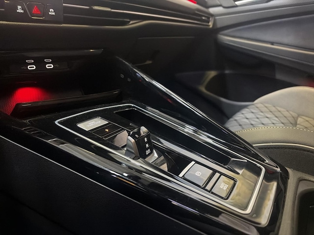 Volkswagen Golf 2.0 TSI DSG R-Line