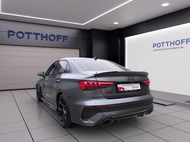 Audi RS3 Quattro S-Tronic Sedan