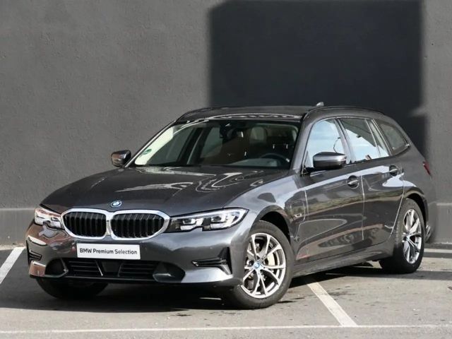 BMW 330 330e Touring