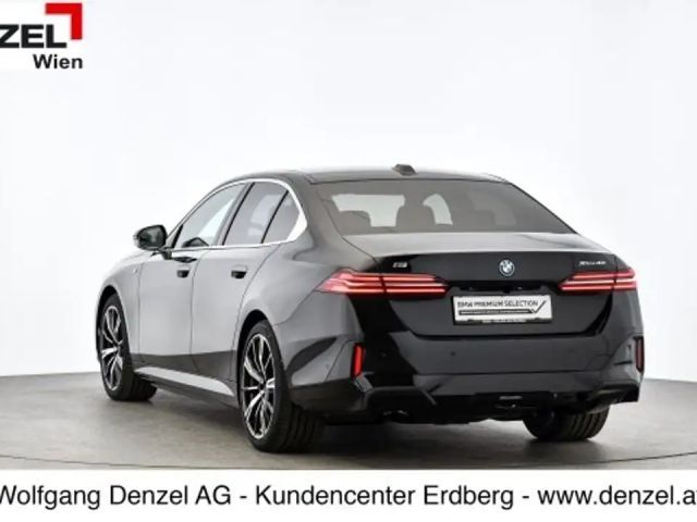 BMW i5 Sedan