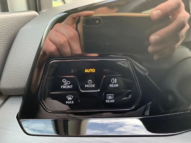 Volkswagen Golf 2.0 TSI Style Variant