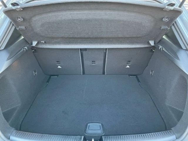 Mercedes-Benz A 180 AMG Line Premium