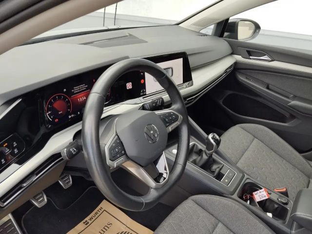 Volkswagen Golf Life Variant