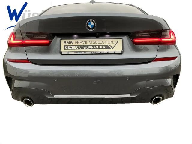 BMW 320 320i M-Sport Sedan