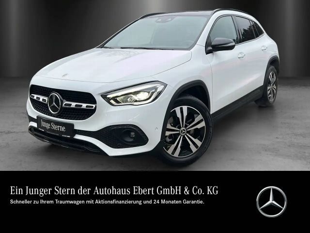 Mercedes-Benz GLA 250 GLA250e Night DISTR Pano AHK KeyGo LED 22kw Hifi