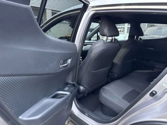 Toyota C-HR Hybride Team D