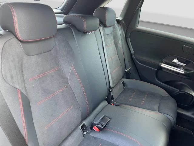 Mercedes-Benz B 200 AMG Line