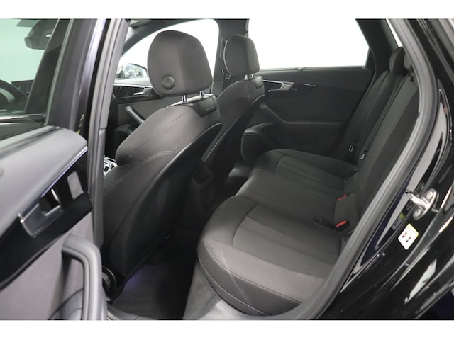 Audi A4 40 TFSI Avant S-Tronic