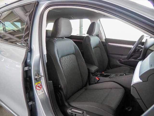 Volkswagen Golf 1.5 eTSI DSG Life Variant