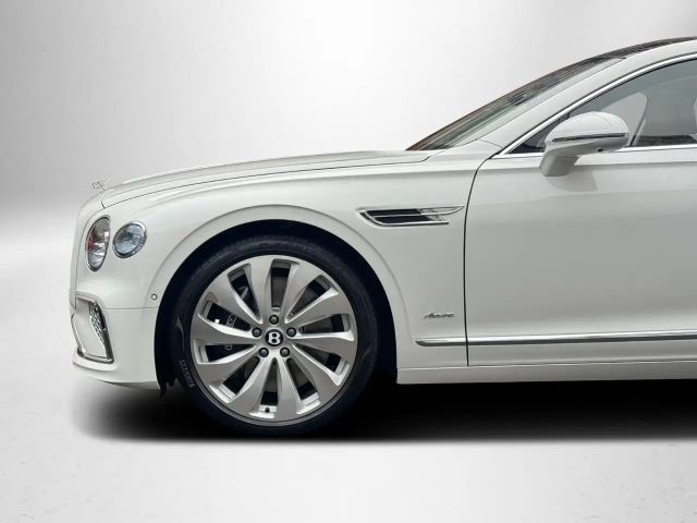 Bentley Flying Spur Hybrid V8