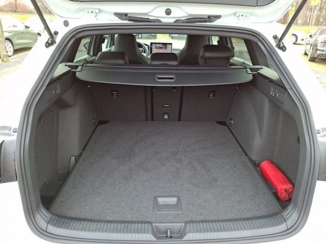 Volkswagen Golf 1.5 TSI R-Line Variant