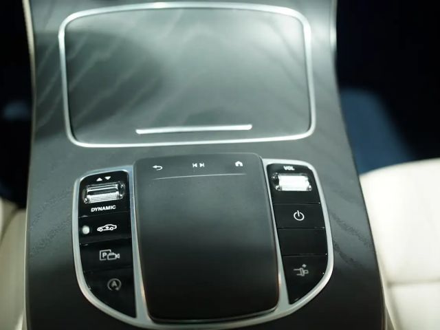 Mercedes-Benz E 200 4MATIC AMG Line Coupé