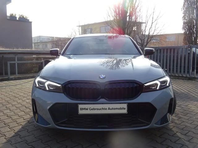 BMW 320 320i M-Sport Sedan