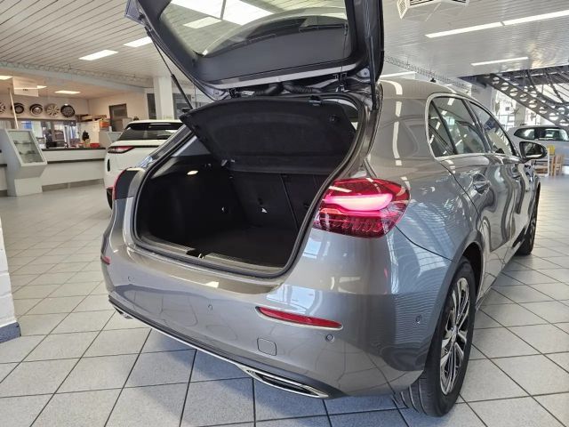 Mercedes-Benz A 180 Progressice Advanced Navi,Parkassi,VollLED