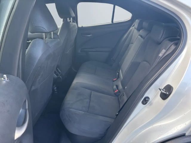 Lexus UX 250h Style Edition