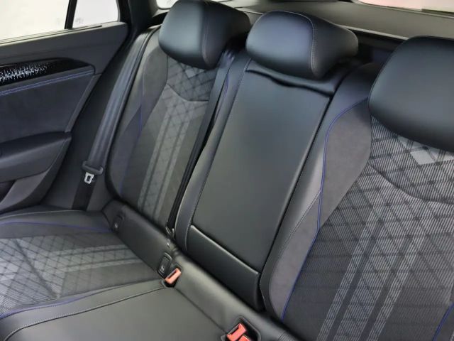 Volkswagen Passat DSG R-Line