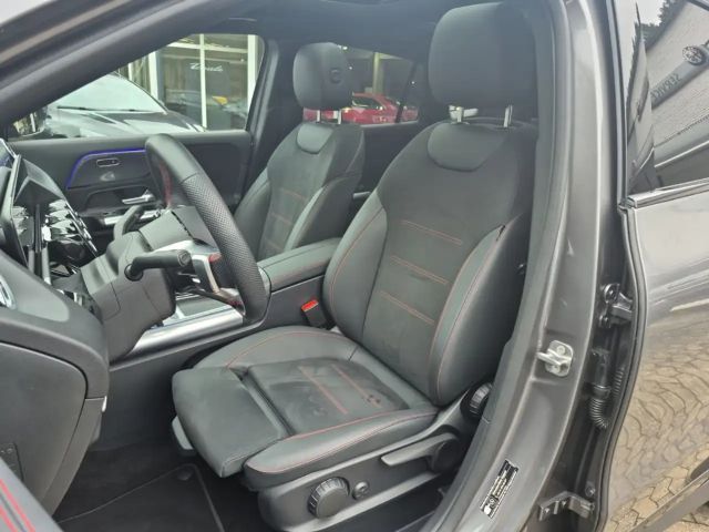 Mercedes-Benz GLA 200 AMG Line GLA 200 d