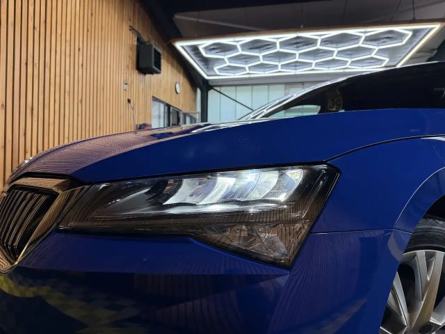 Skoda Superb Combi iV