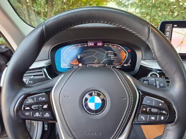 BMW 530 530d Luxury Line Touring xDrive