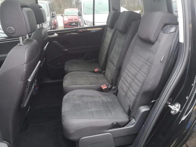 Volkswagen Touran 1.5 TSI DSG Highline R-Line