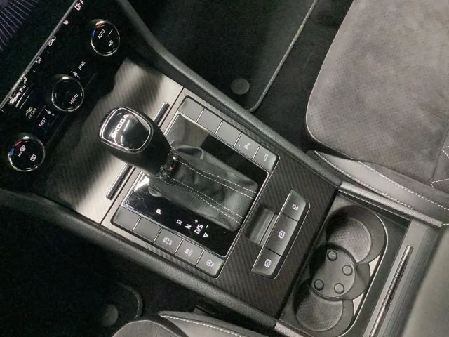 Skoda Superb 2.0 TSI Combi Sportline