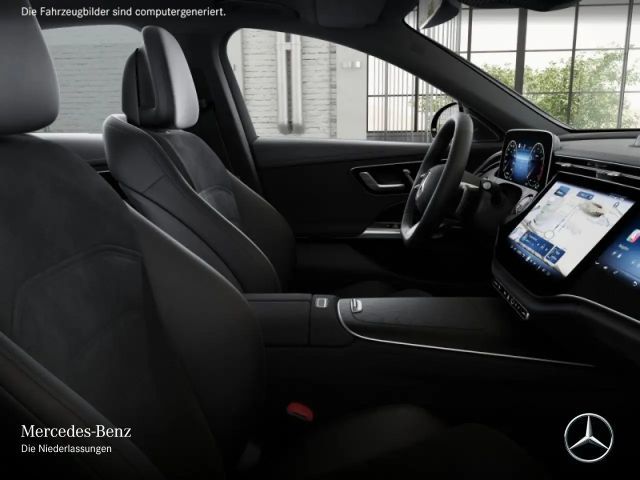 Mercedes-Benz E 200 AMG Line Sedan