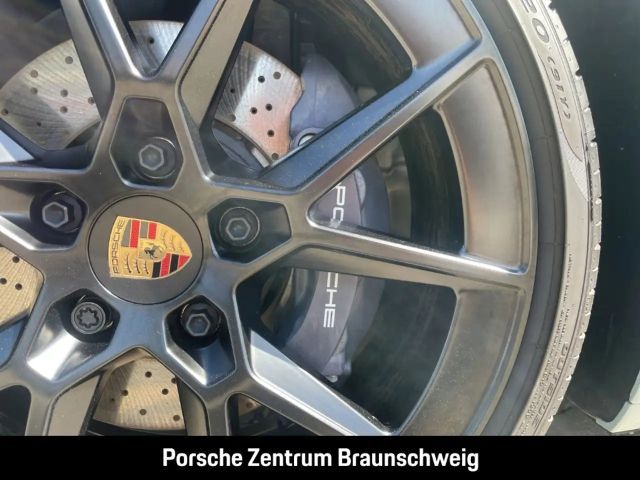 Porsche 992 Carrera Coupé