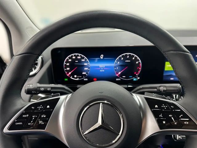 Mercedes-Benz B 200 Sedan