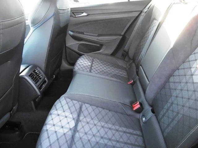 Volkswagen Golf 1.5 TSI Golf VIII R-Line