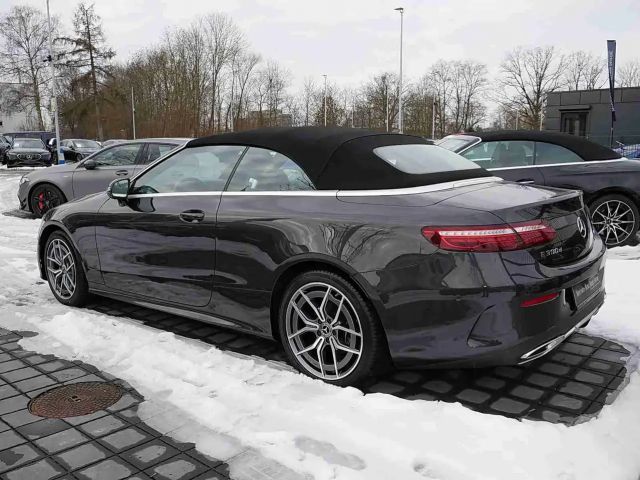 Mercedes-Benz E 300 AMG Line Cabriolet E 300 d
