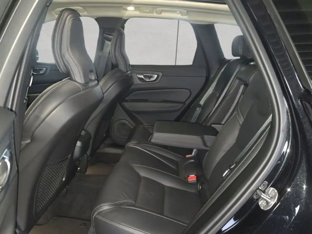 Volvo XC60 AWD Dark Plus