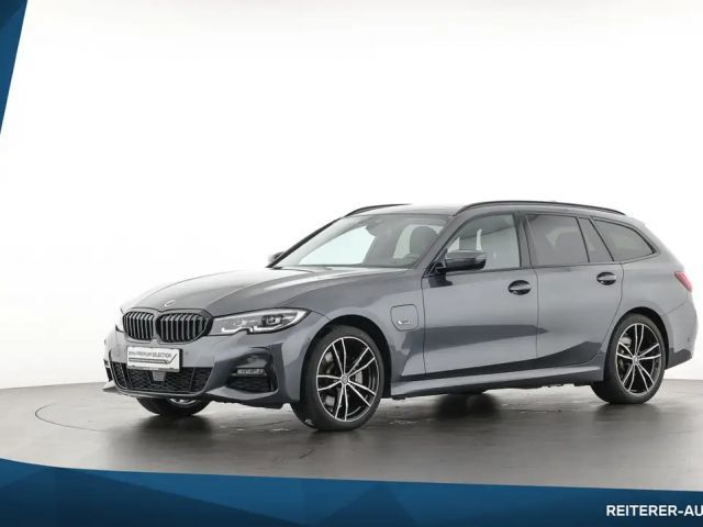 BMW 330 330e M-Sport xDrive