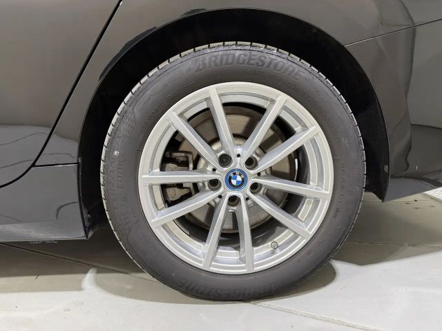 BMW 320 320e Touring