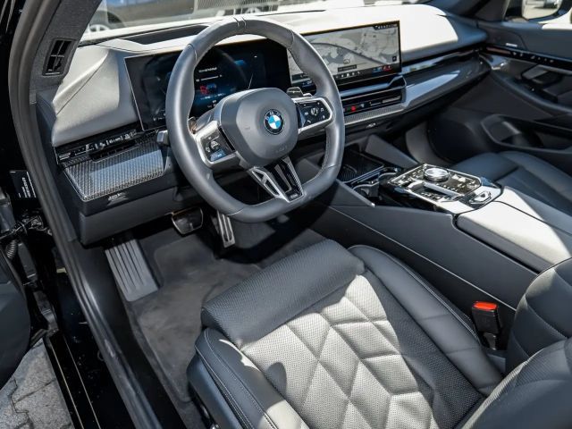 BMW 520 520i M-Sport Sedan