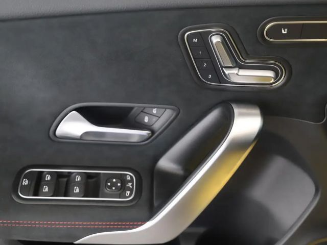 Mercedes-Benz A 200 A 200 d AMG Line