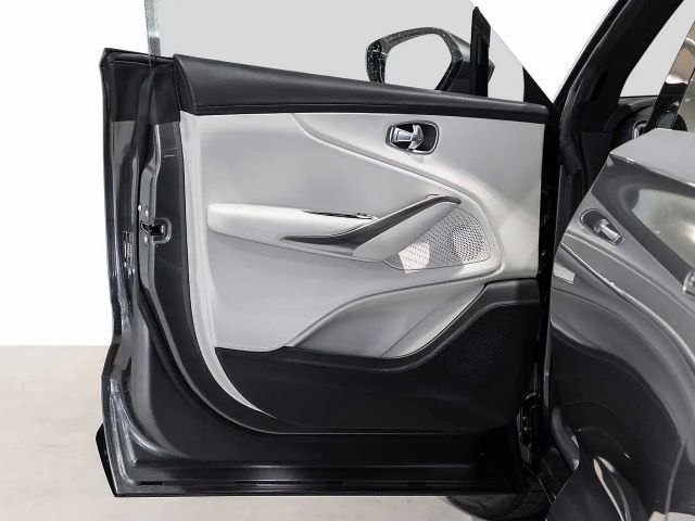 Aston Martin DBX - Magnetic Silver -