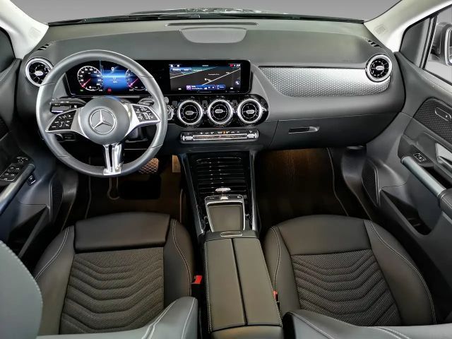 Mercedes-Benz B 180 Progressive Sedan