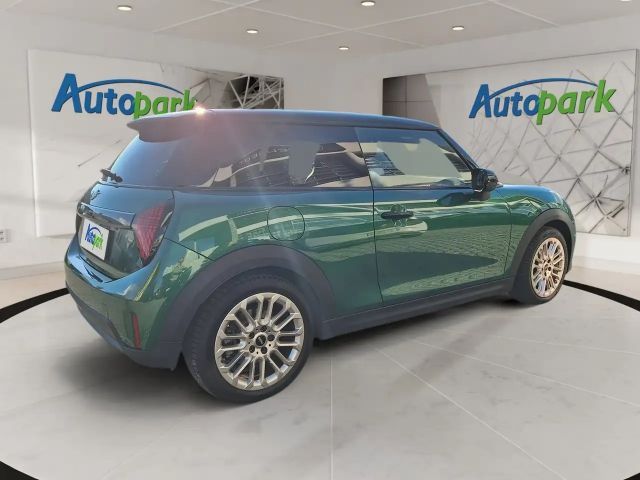 MINI Cooper Favoured Trim