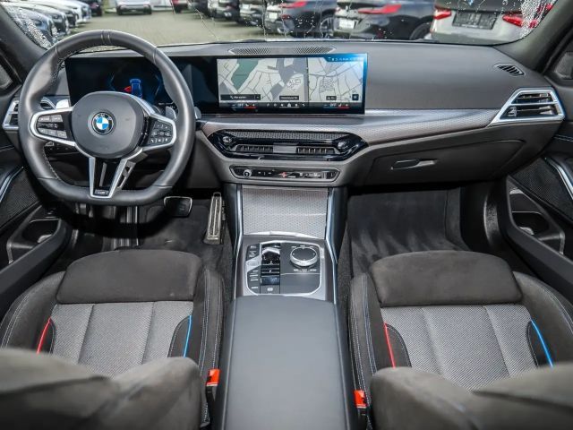 BMW 318 318i M-Sport Sedan