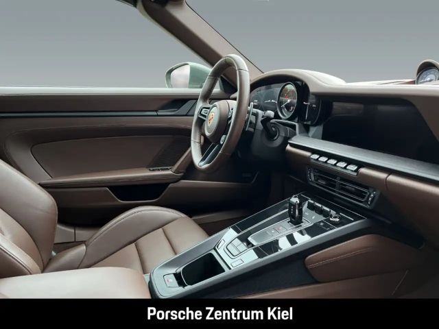 Porsche 992 4 Coupé GTS Targa