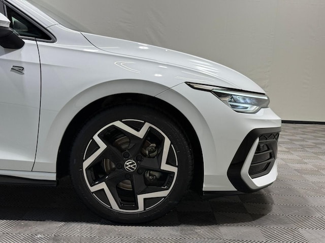 Volkswagen Golf 1.5 eTSI DSG R-Line