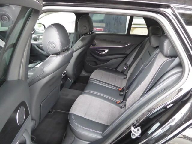 Mercedes-Benz E 220 AVANTGARDE E 220 d Estate