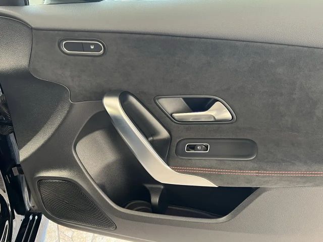 Mercedes-Benz A 200 AMG Line