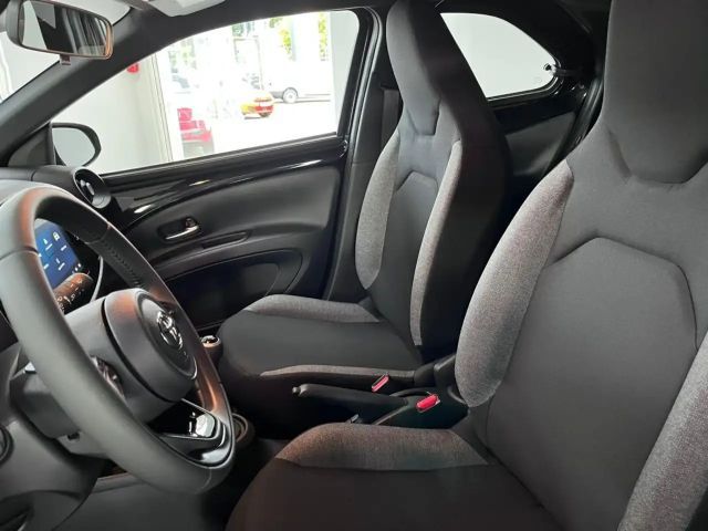 Toyota Aygo X Hatchback Play X-play