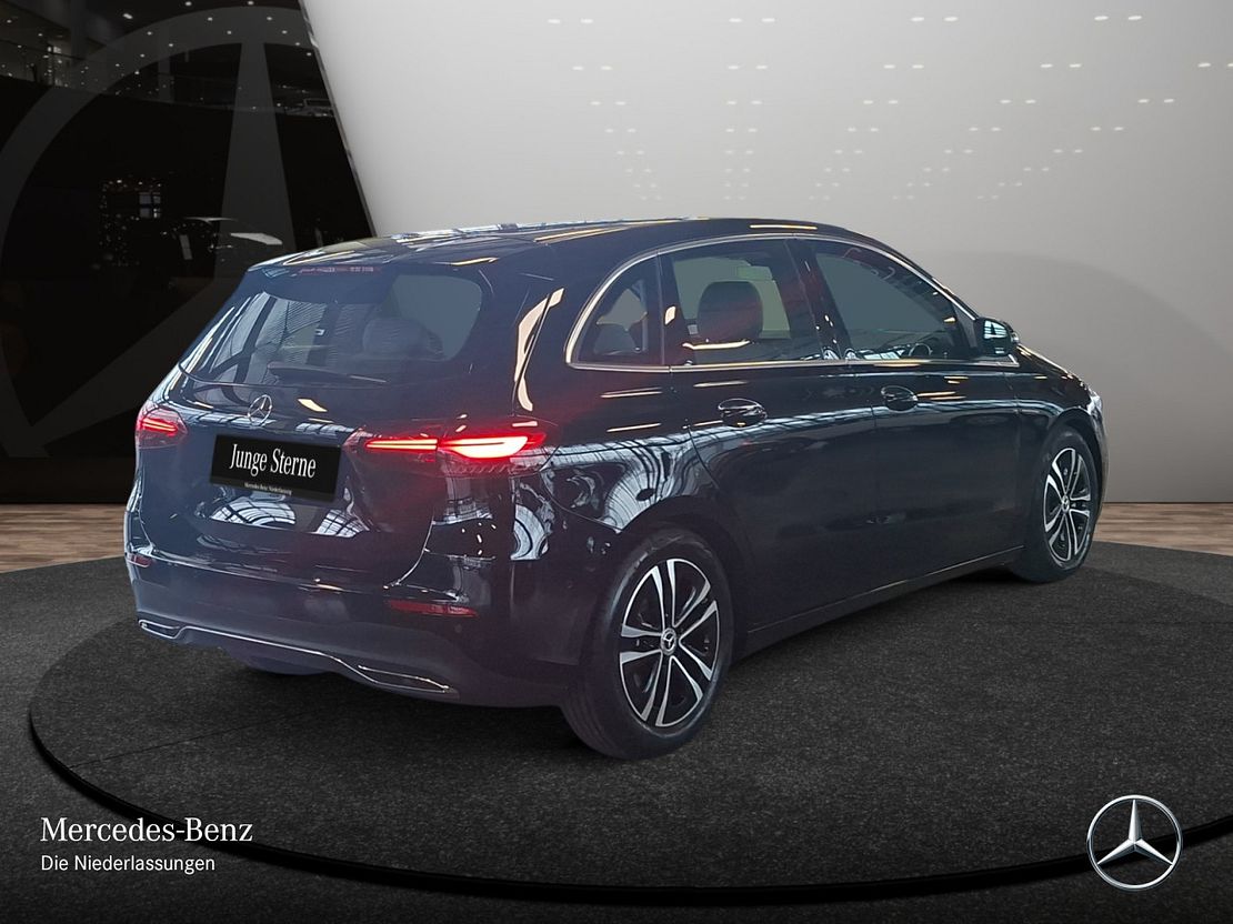 Mercedes-Benz B 200 Sedan